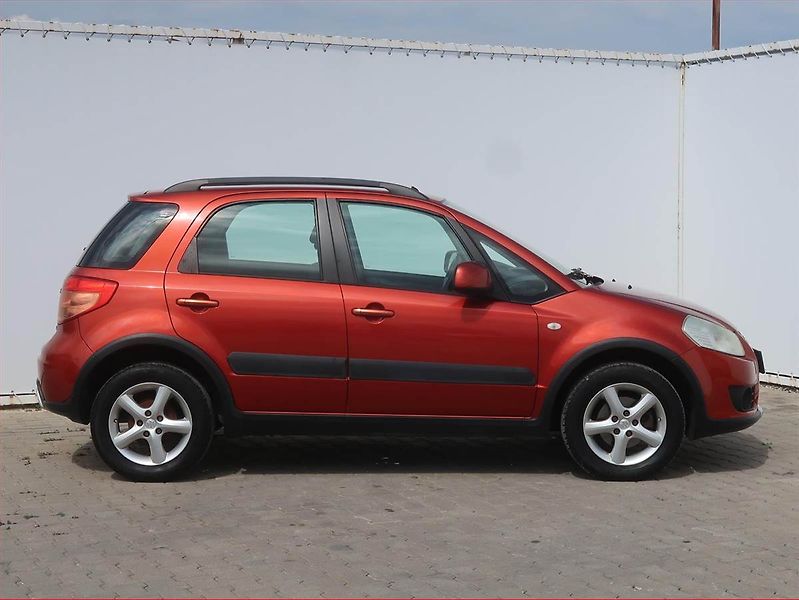 Suzuki SX4 (2009) 1.6 VVT, 4X4, Vyhř. sedaček - fotka 6 z 13