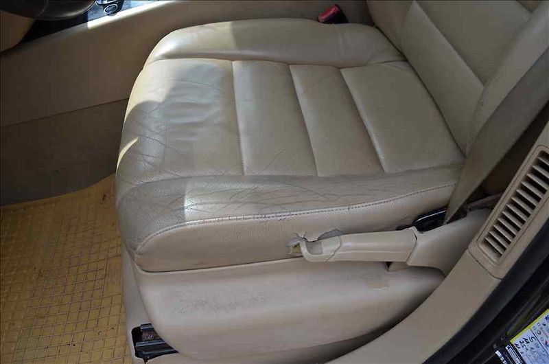 Volkswagen Touareg (2008) 3,0 TDI - fotka 24 z 30