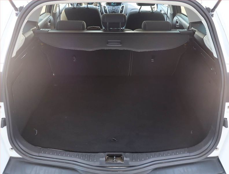 Ford Focus (2013) 1.6 TDCI, nová STK - fotka 13 z 14