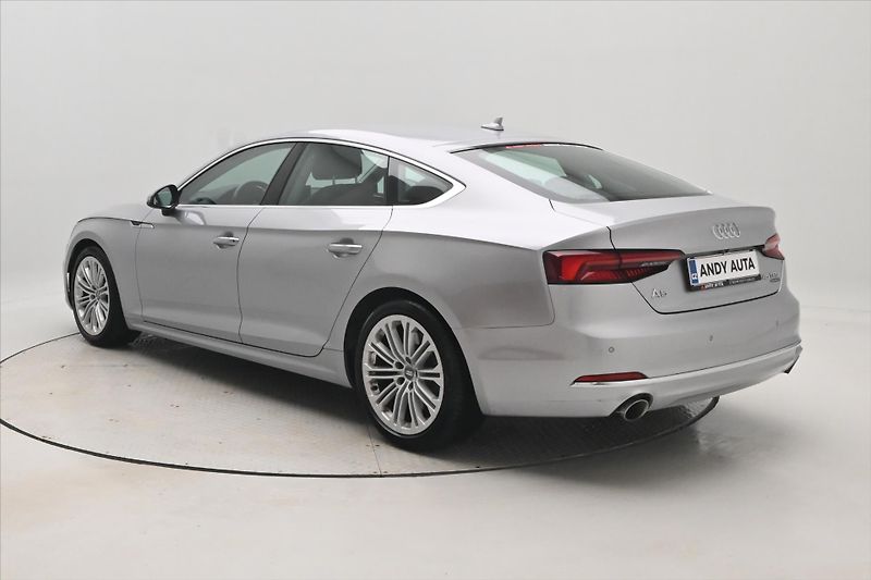 Audi A5 2,0 45TFSI 180kW 4x4 Sportback - fotka 7 z 31