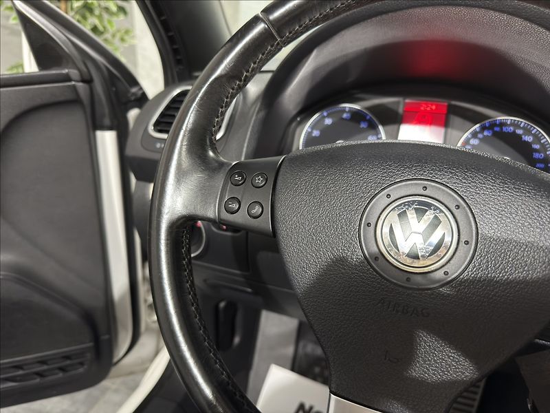 Volkswagen EOS 2,0   FSI ČERVENÁ KŮŽE BI-XEN - fotka 11 z 25