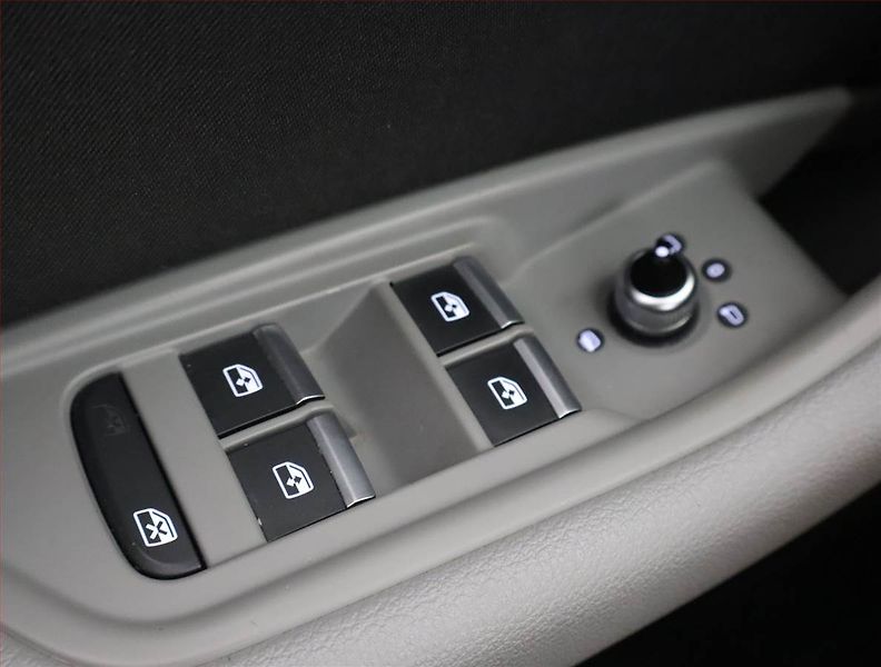 Audi A4 (2017) 2.0 TDI, Serv.kniha, Navi - fotka 20 z 25