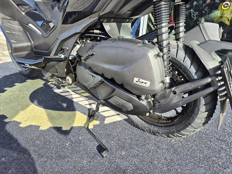 Aprilia SR GT 125 (2026) E5+ - AKČNÍ CENA - fotka 35 z 41