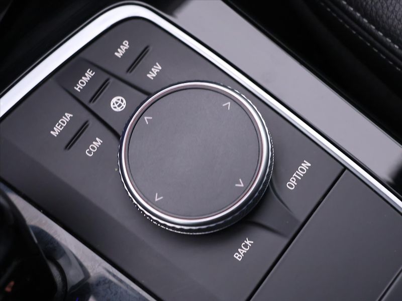 BMW Řada 2 2,0 M235i 225kW CZ xDrive - fotka 31 z 40