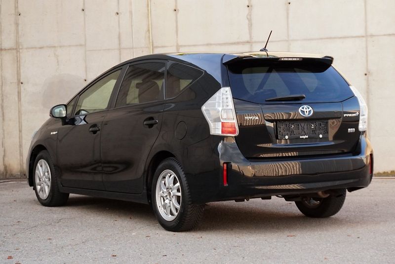 Toyota Prius 1.8 HYBRID 7míst - fotka 9 z 34
