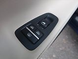 BMW Řada 5 (2012) 530d xDrive GT, 4X4, Automat - náhled 28