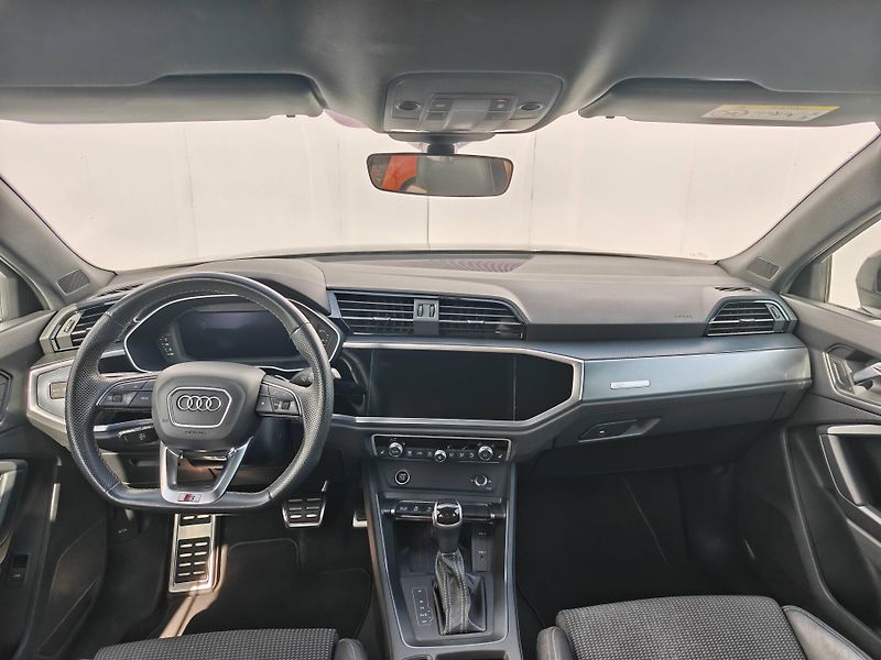 Audi Q3 35 S line STT 1,5TFSI CoD - fotka 10 z 24