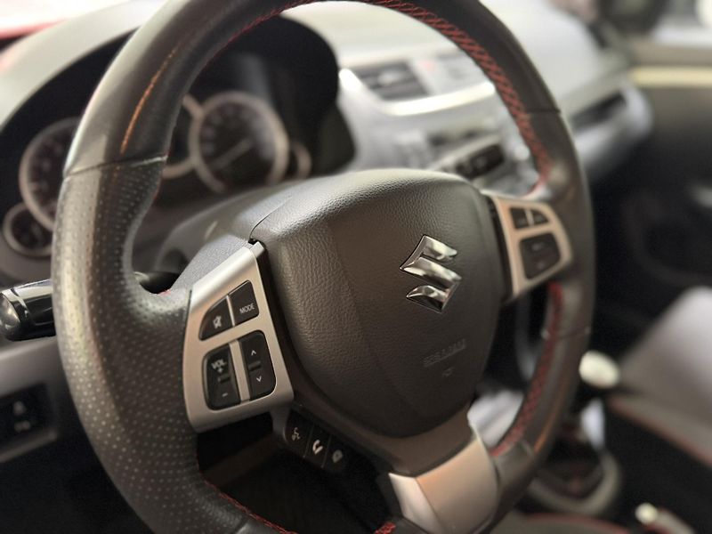 Suzuki Swift 1,6 Sport 100kW - fotka 21 z 27