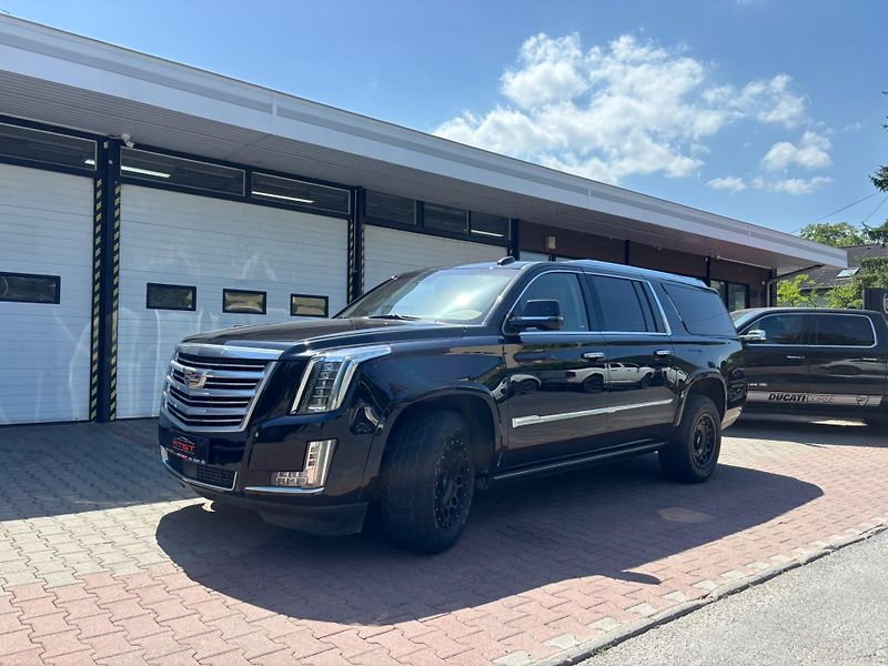Cadillac Escalade (2017) ESV PLATINUM - fotka 2 z 6