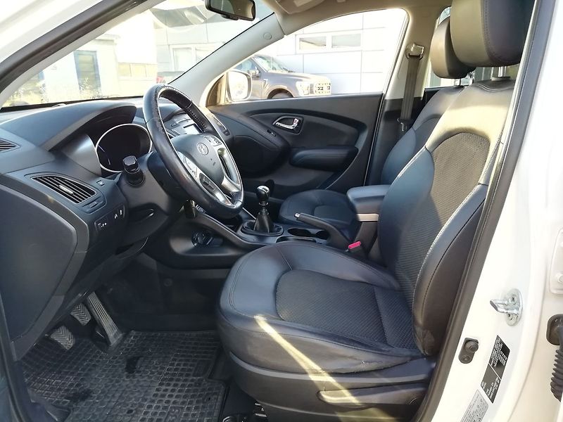 Hyundai ix35 1,6 99 kW - fotka 4 z 18