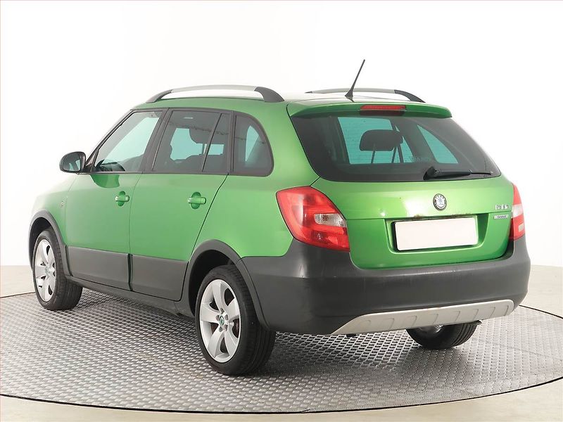 Škoda Fabia (2012) Scout 1.2 TSI, Tempomat - fotka 4 z 16