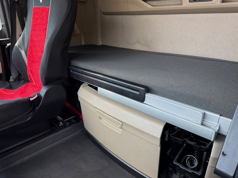 MAN TGX18.460 EURO 6 MEGA/lowdeck - fotka 15 z 19