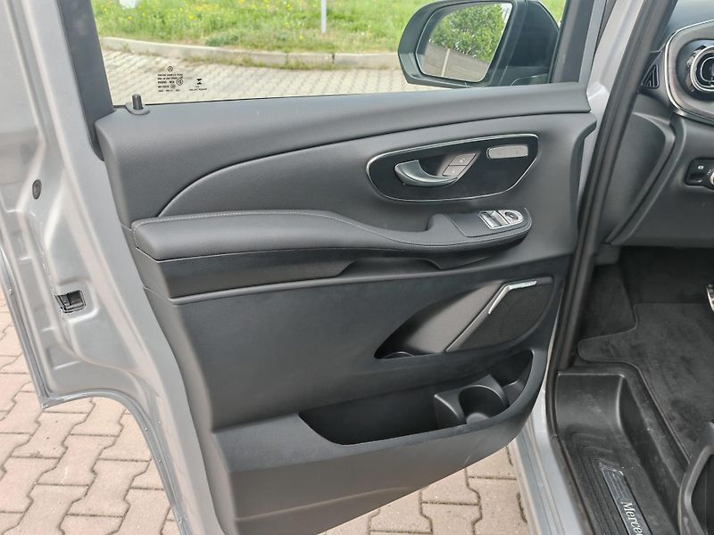 Mercedes-Benz Třídy V 300d 4M AMG L, Vzduchový pod. - fotka 14 z 42