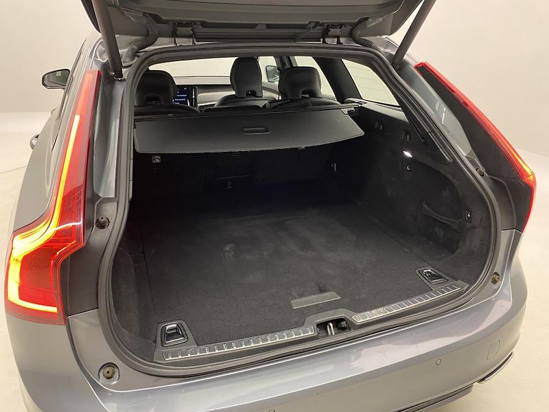 Volvo V90 D4 R-DESIGN AUT  - fotka 6 z 47