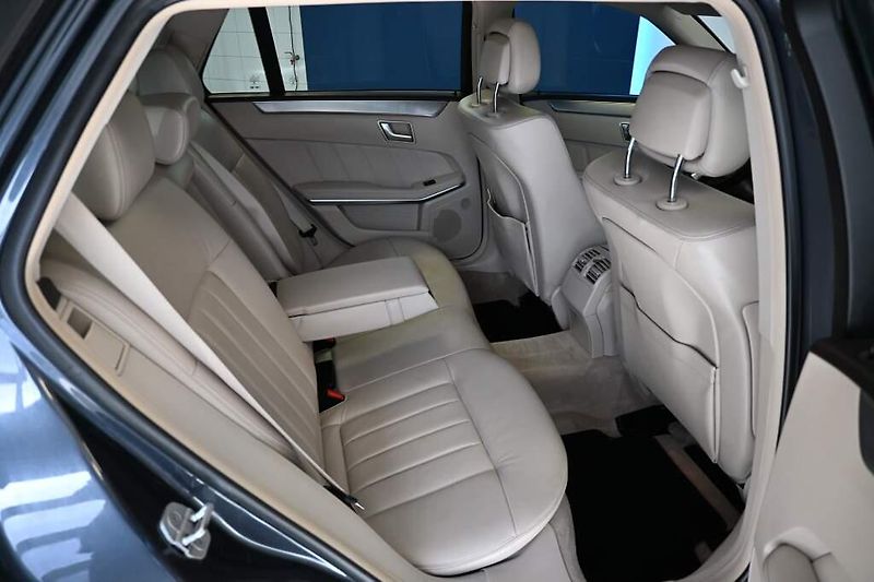 Mercedes-Benz Třídy E (2014) 2.2 250T Avantgarde LED CDI - fotka 9 z 26