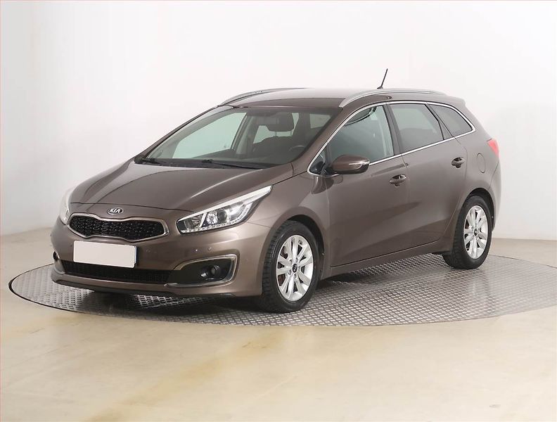 Kia Ceed (2016) 1.0 T-GDI, Serv.kniha - fotka 2 z 17