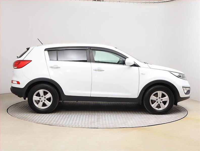 Kia Sportage (2015) 1.6 GDI, Navi, Tempomat - fotka 6 z 18