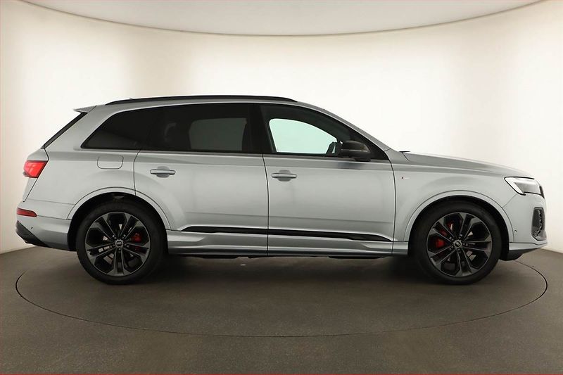 Audi Q7 (2026) 50 TDI, Vzduch, Head Up - fotka 6 z 20