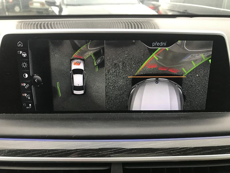 BMW Řada 7 730D X-DRIVE ,360,HUD,ČR,DPH.. - fotka 11 z 17
