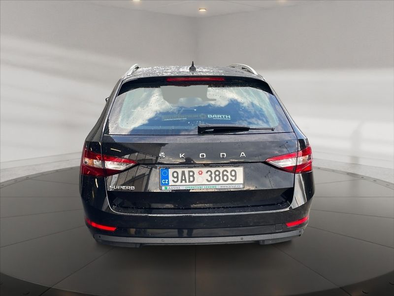Škoda Superb 2,0 TSI 140 Style DSG - fotka 5 z 11