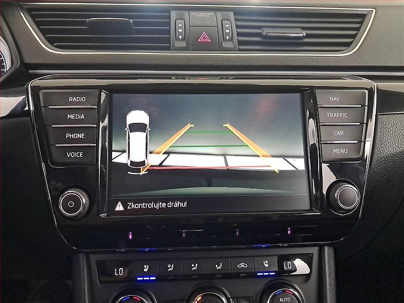 Škoda Superb (2017) Laurin&Klement 2.0 TDI 4x4 - fotka 21 z 24