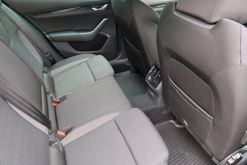 Škoda Octavia (2024) Combi Selection 1,5 TSi/85 kW - fotka 13 z 30