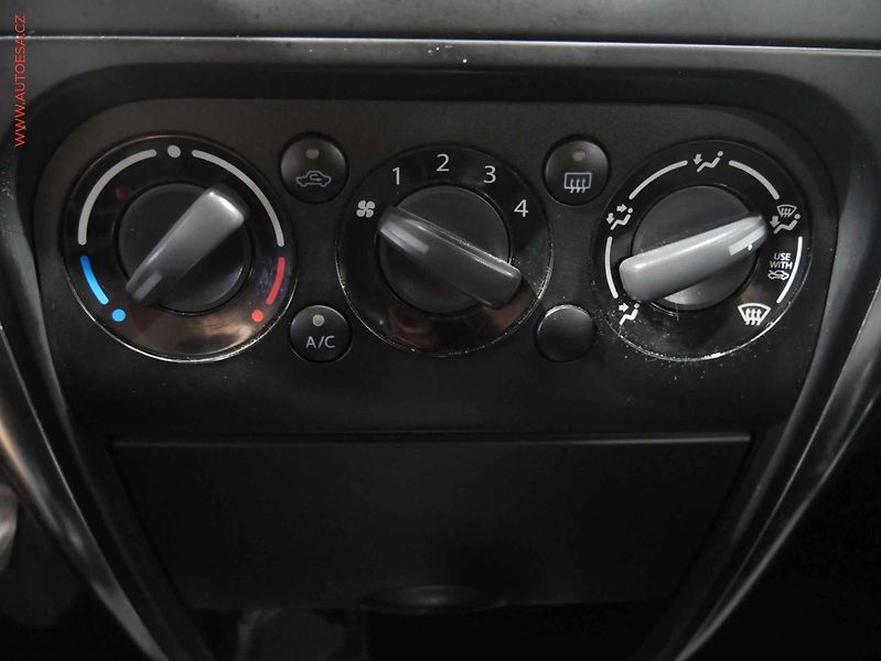 Suzuki SX4 (2007) 1.6i, ČR, AC, TZ - fotka 15 z 16