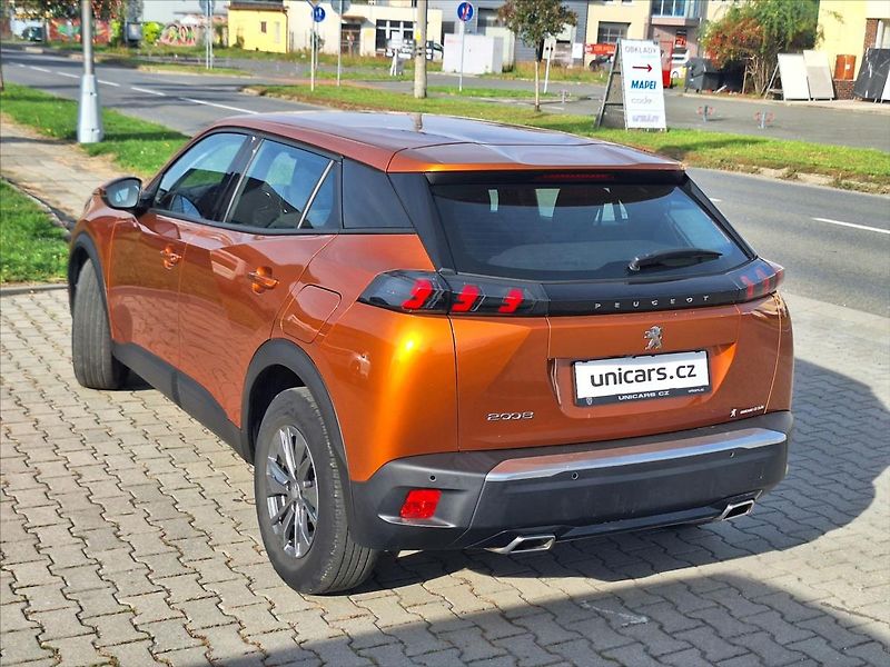 Peugeot 2008 1,2 PureTech  Active ČR 1maj - fotka 5 z 13