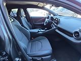 Toyota C-HR (2025) 2.0 HEV AWD Executive - náhled 11