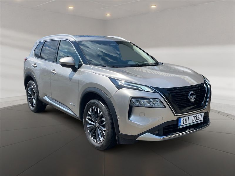 Nissan X-Trail 1,5 e-P. e-F. TEKNA AWD AT - fotka 1 z 11