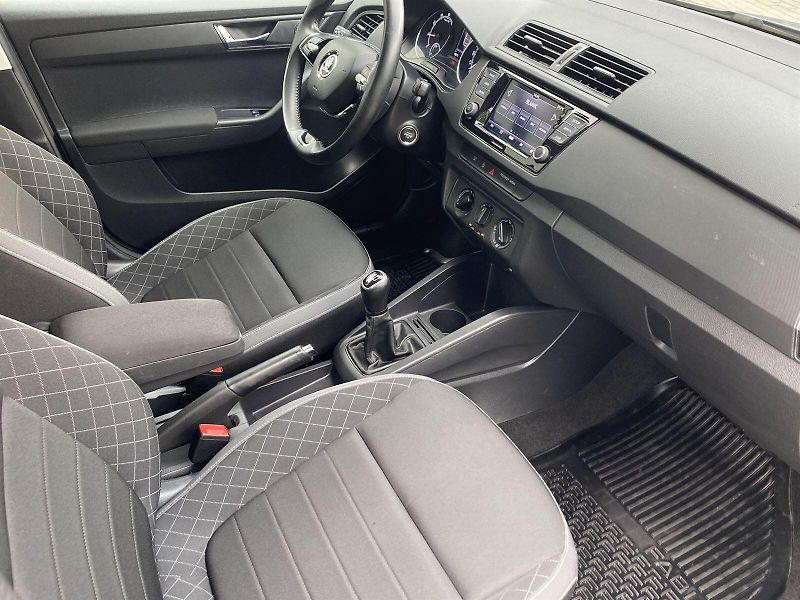 Škoda Fabia (2022) Combi 1.0 TSI Ambition Plus - fotka 10 z 30
