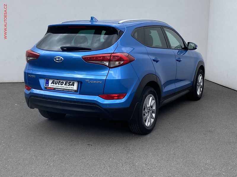 Hyundai Tucson (2016) 1.7 CRDi 2WD, ČR, Trikolor - fotka 4 z 16