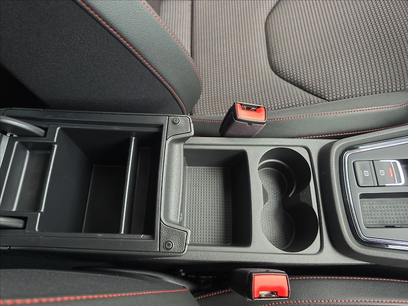 Seat Leon 1,4 TSi 92KW FR LED NAVI KŮŽE - fotka 37 z 49