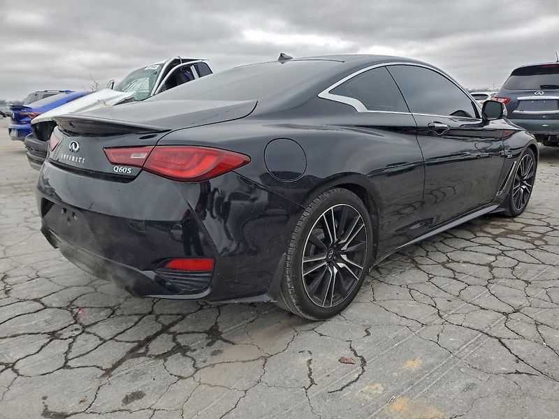 Infiniti Q60 (2017) 300 - fotka 6 z 11
