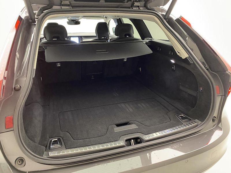 Volvo V90 T6 AWD RECHARGE DARK PLUS AUT - fotka 6 z 61