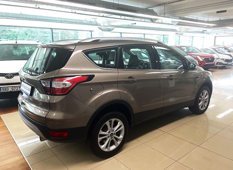 Ford Kuga Titanium 1,5Eoboost, ČR, 1.MAJ - fotka 6 z 27