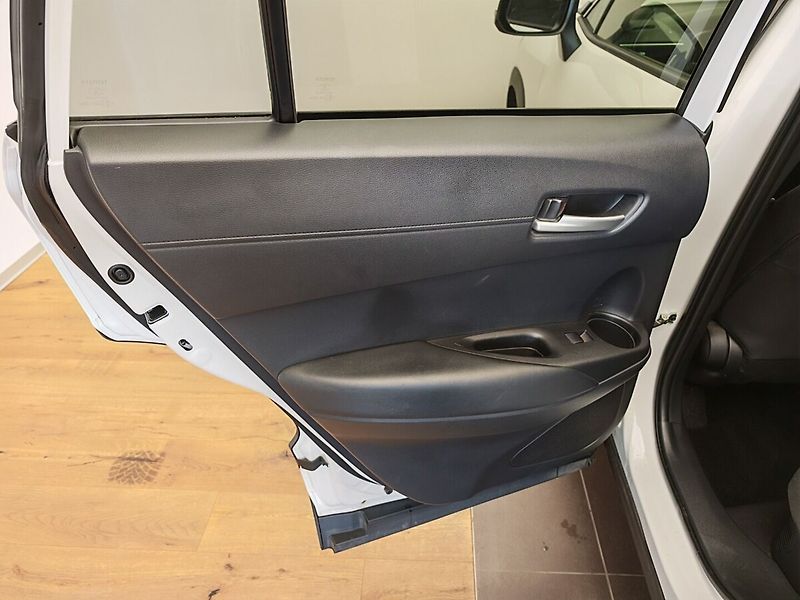 Toyota Corolla Cross 1.8 Hybrid Style - fotka 21 z 39