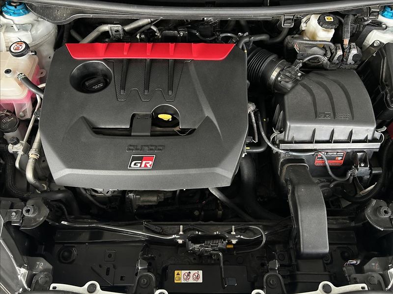 Toyota GR Yaris 1,6   ČR,CIRCUIT PACK,FULL PPF - fotka 30 z 36