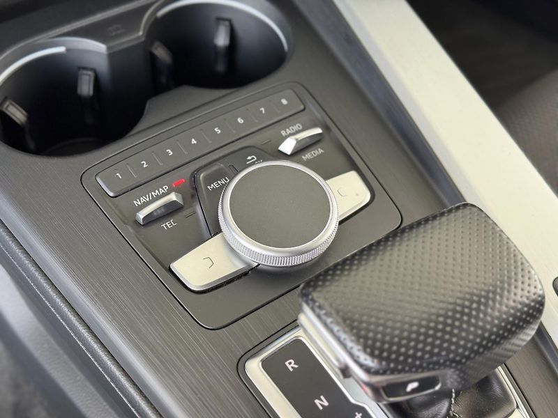 Audi A5 3,0TDI Q*200kW*S-LINE*KeyLess - fotka 27 z 38
