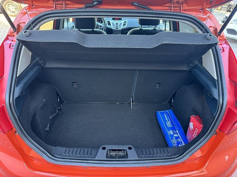 Ford Fiesta (2011) 1.6i Titanium Digi Klima WP - fotka 21 z 50