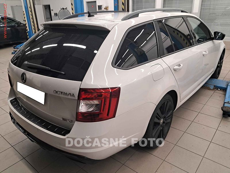 Škoda Octavia (2013) 2.0TSi, AT, navi, bixen - fotka 2 z 3