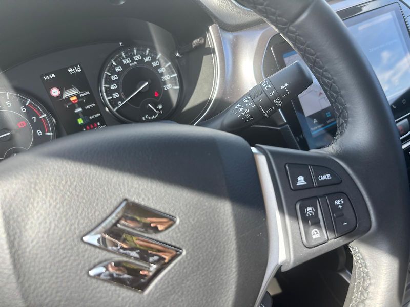 Suzuki Vitara 1,4 BoosterJet Premium Hybrid - fotka 17 z 29