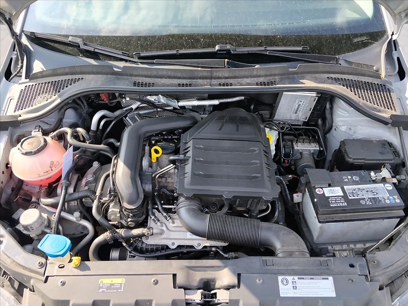 Škoda Fabia 1,0 1.0 TSI 70kW Ambiente - fotka 22 z 23