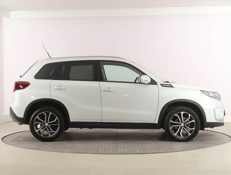 Suzuki Vitara (2021) 1.4 BoosterJet, digi klima - fotka 6 z 22