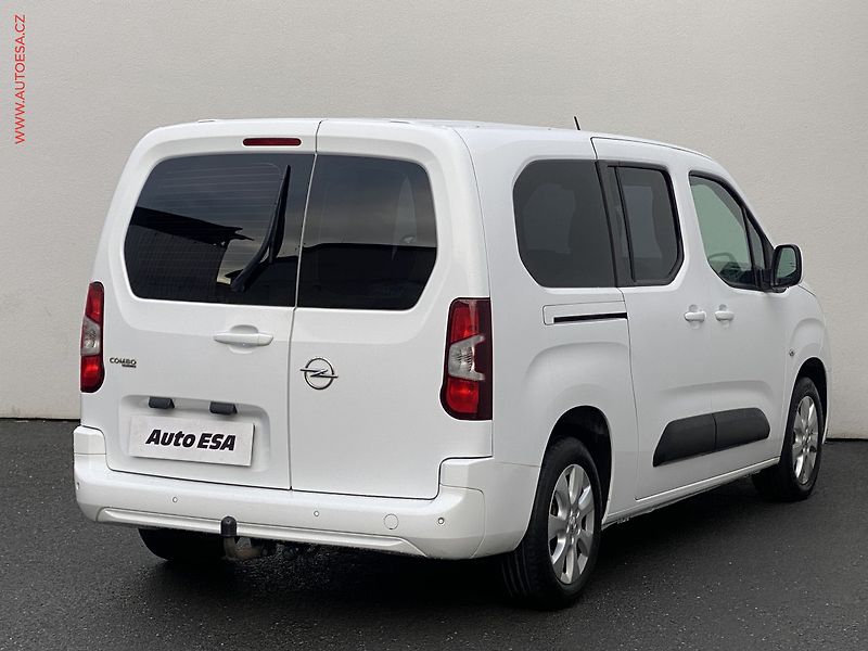 Opel Combo (2020) 1.2T MAXi, 1.maj,ČR, ENJOY - fotka 4 z 18