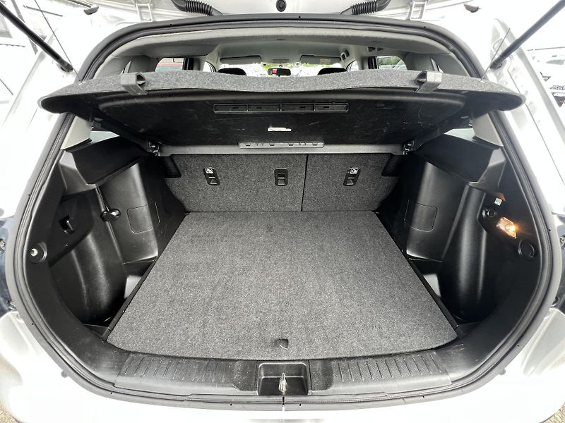 Suzuki Vitara 1.6DDiS 4x4 KLIMA KAMERA ALU - fotka 27 z 42