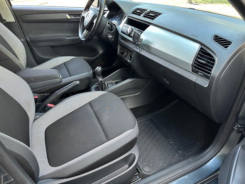 Škoda Fabia 1,2TSI 66kW - fotka 14 z 19