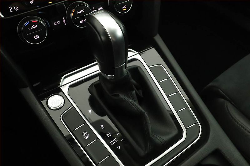Volkswagen Passat (2018) R-Line 2.0 TDI, Automat, Kůže - fotka 12 z 18