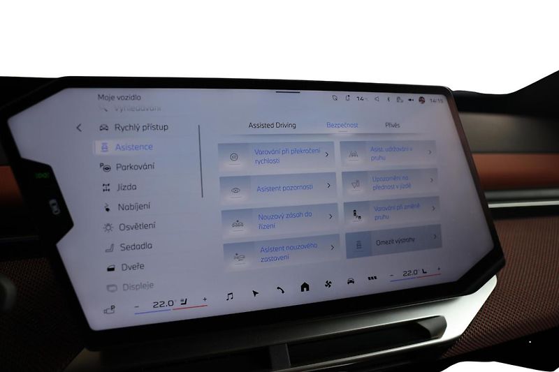 BMW iX3 50 xDrive - fotka 16 z 28