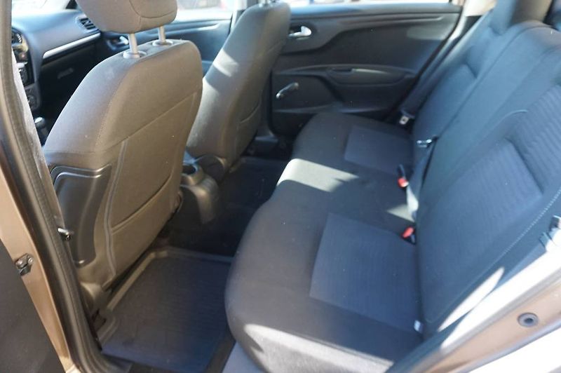 Peugeot 301 (2012) 1,6 1,Majitel  nové v ČR - fotka 9 z 33